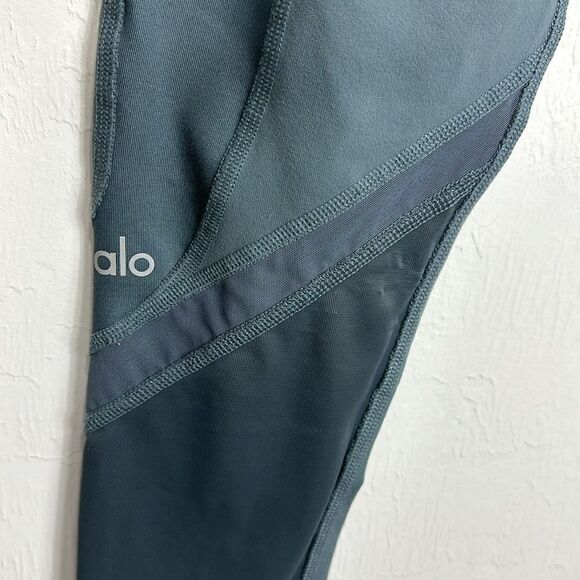 ALO Yoga Elevate High Rise Cropped Leggings In Green Tint Size S - Picture 4 of 8